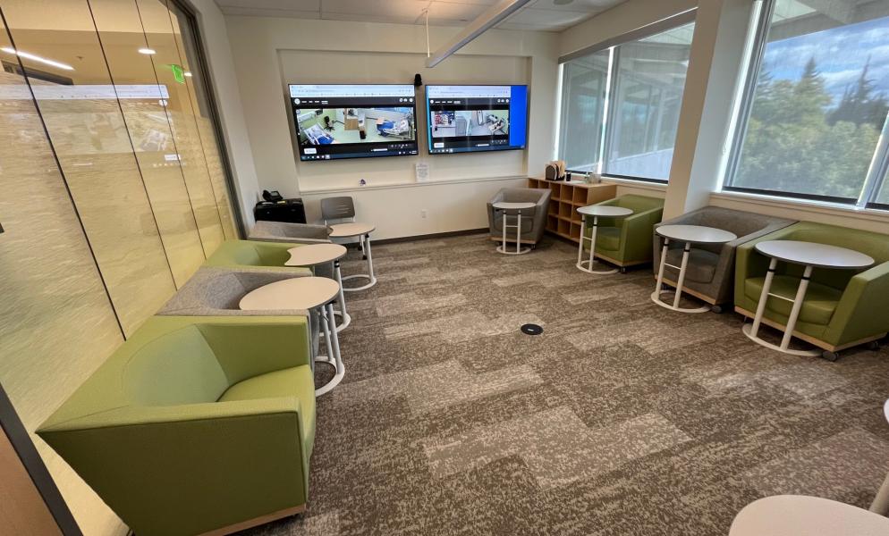 Debriefing room in nursing center